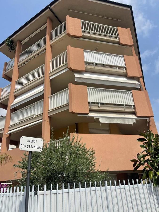 2 Pieces-4 Personnes * Roquebrune-Cap-Martin